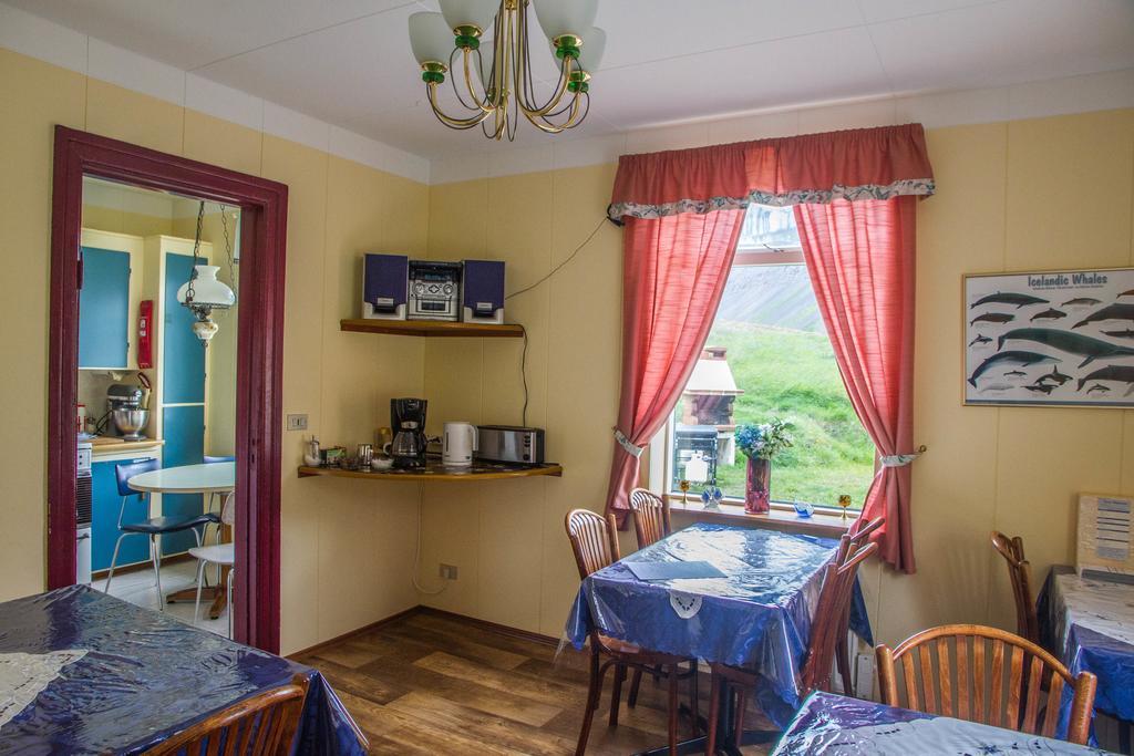 Korpudalur Hi Hostel Flateyri Eksteriør billede